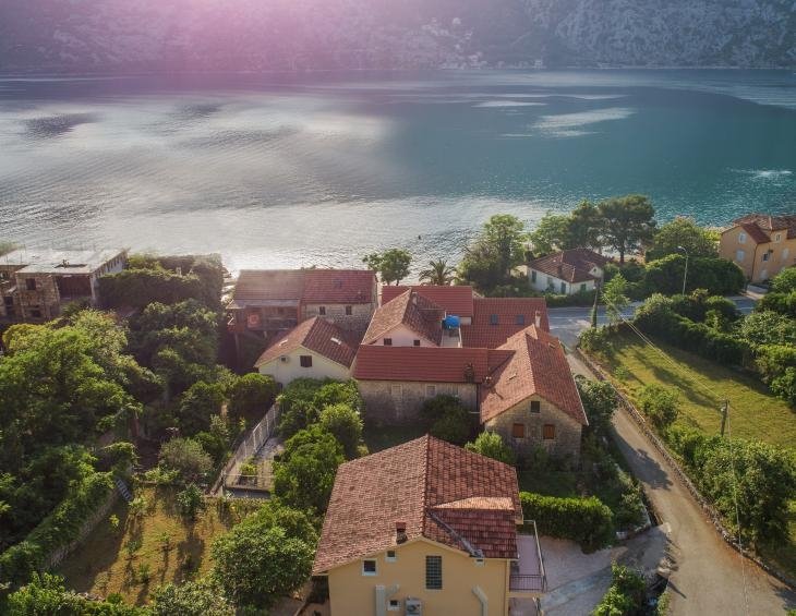 Sredjena sa pogledom na zaliv 2019